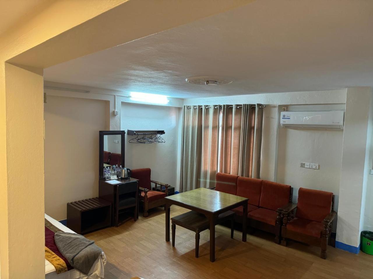 Hotel Silver Jubilee Kathmandu Exterior foto